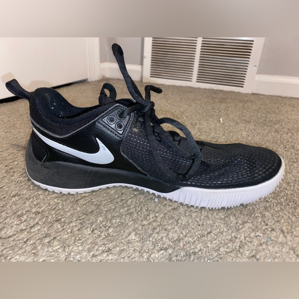 Nike Volleyball/Running shoes size 9 - Picture 3 of 6